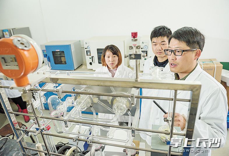 截至今年5月,乐竞官方拥有省“十二五”重点建设学科4个、省重点实验室1个、省高校重点实验室1个。 截至今年5月,乐竞官方拥有省“十二五”重点建设学科4个、省重点实验室1个、省高校重点实验室1个。