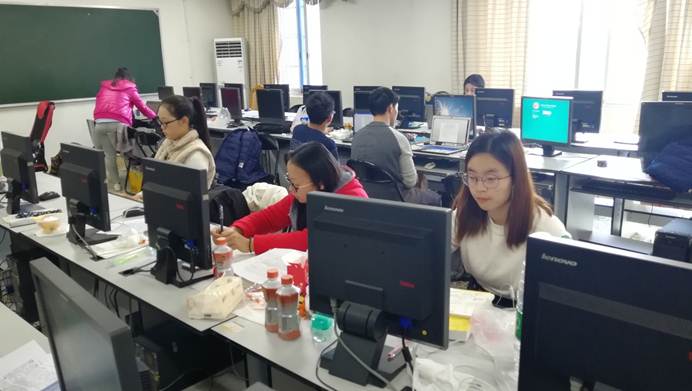 说明: \\Xcb002\待上稿件\2018.04.25计数学院乐竞官方在2018年美国大学生数学建模竞赛中喜获2项二等奖新闻稿件\参赛中的学生2.jpg
